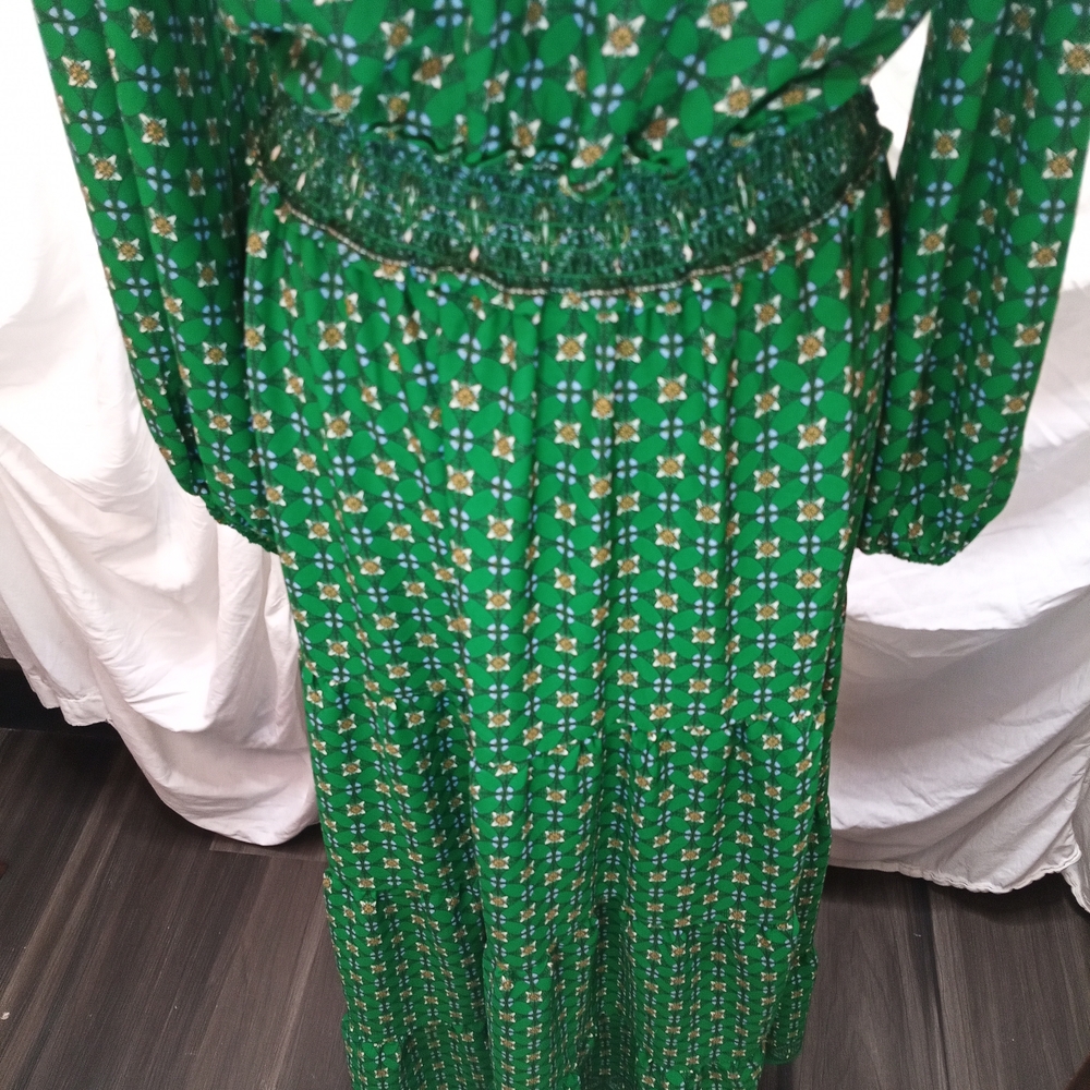 Max Studio Emerald Green Printed Maxi Dress with Smocked Waist - Picture 3 of 9